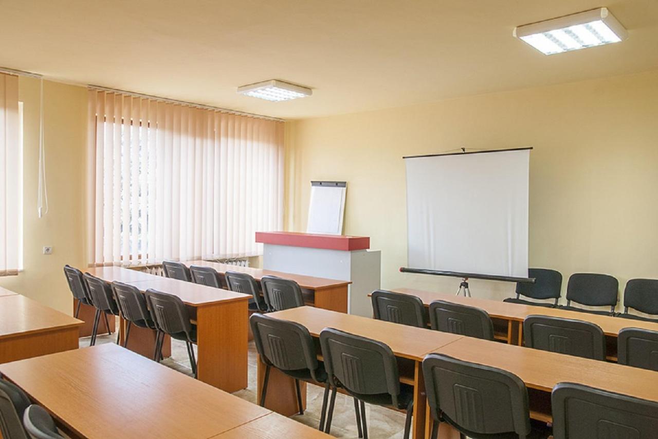 Apart Hotel Central Razgrad Ngoại thất bức ảnh