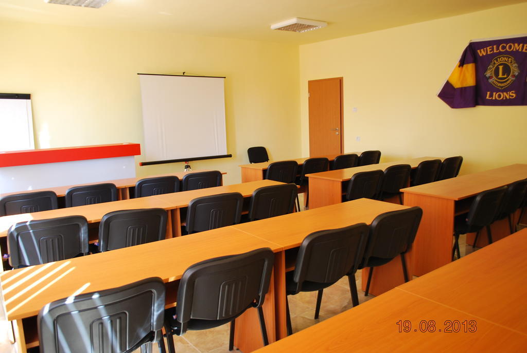 Apart Hotel Central Razgrad Ngoại thất bức ảnh