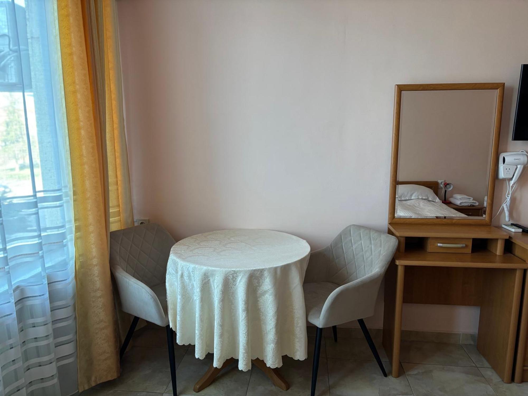Apart Hotel Central Razgrad Ngoại thất bức ảnh