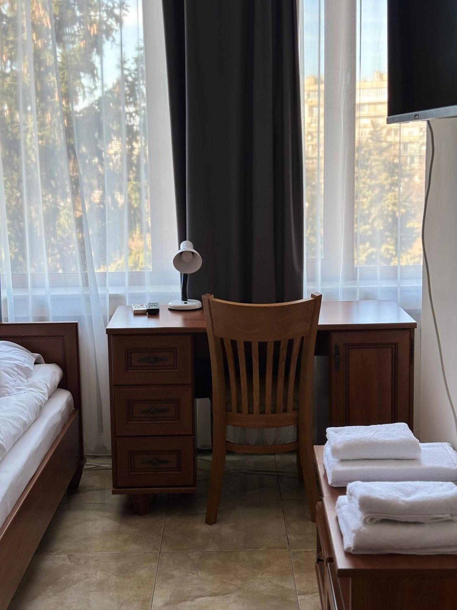 Apart Hotel Central Razgrad Ngoại thất bức ảnh