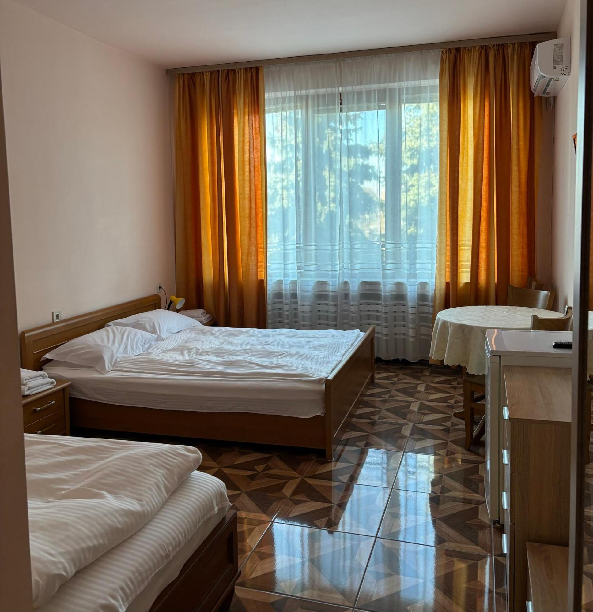 Apart Hotel Central Razgrad Ngoại thất bức ảnh