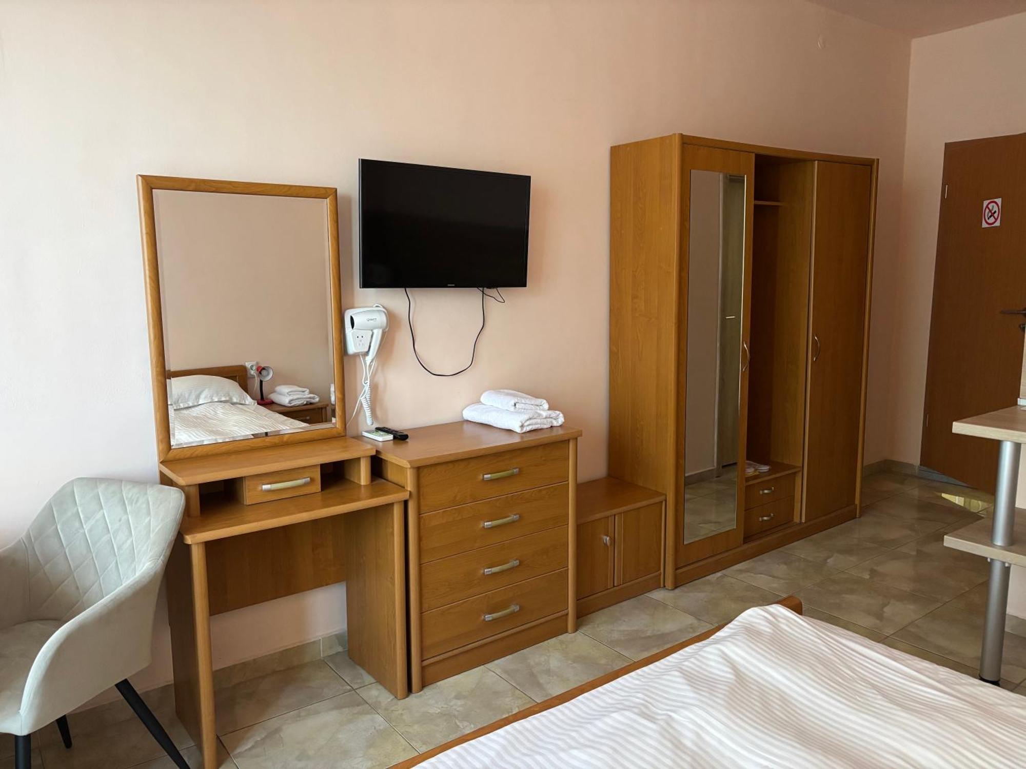 Apart Hotel Central Razgrad Ngoại thất bức ảnh
